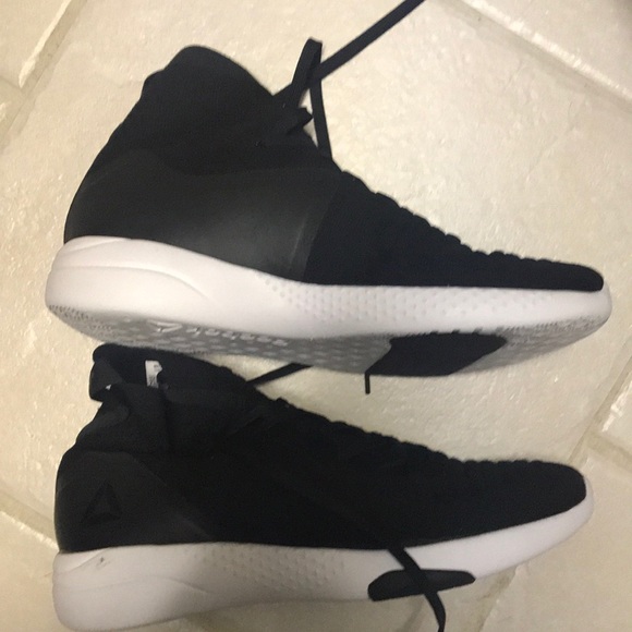 Reebok Hayasu sneakers 7.5 us - Picture 3 of 6